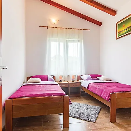 3 Bedroom Beautiful In Holiday home Vodnjan