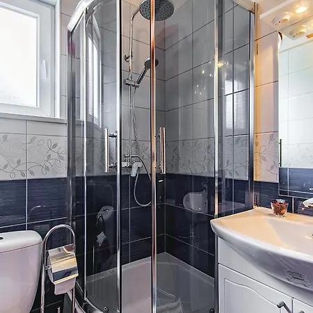 3 Bedroom Beautiful In Vodnjan
