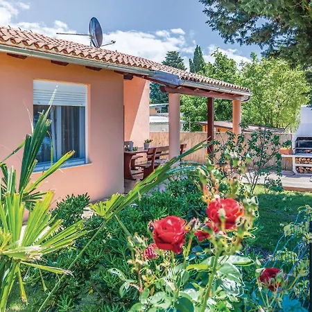 3 Bedroom Beautiful In Holiday home *