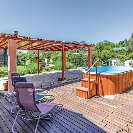 3 Bedroom Beautiful In Vodnjan